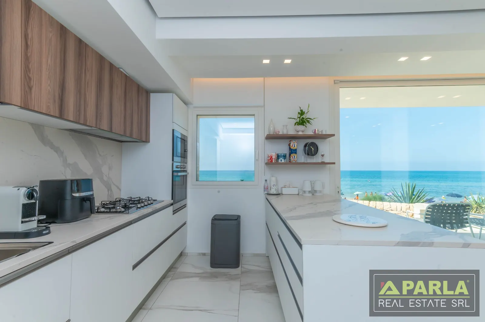 Cucina con isola — Casuzze